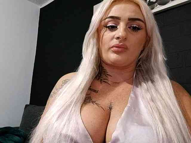 Model: AnastasiaBlond