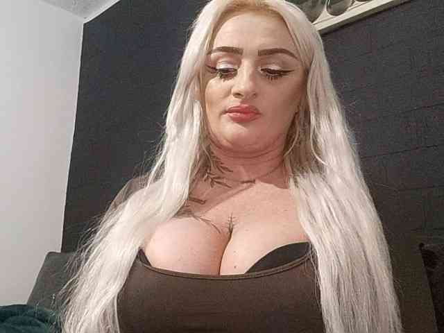 Model: AnastasiaBlond