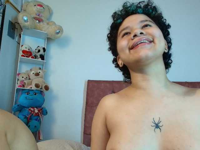 azul--honey live cam on BongaCams