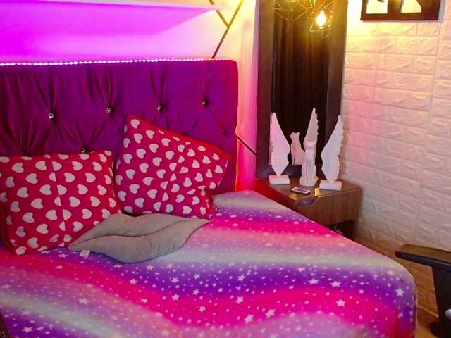 lizziesweets live cam on BongaCams
