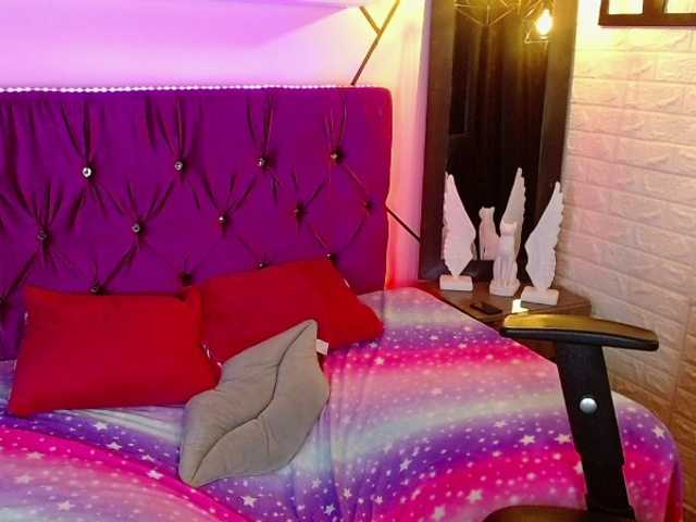 lizziesweets live cam on BongaCams