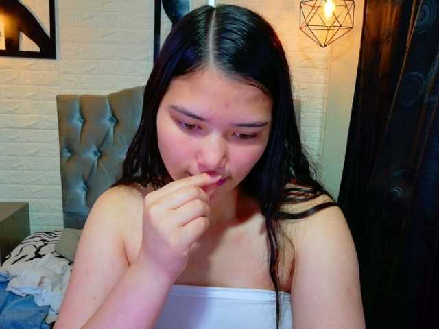 lizziesweets live cam on BongaCams
