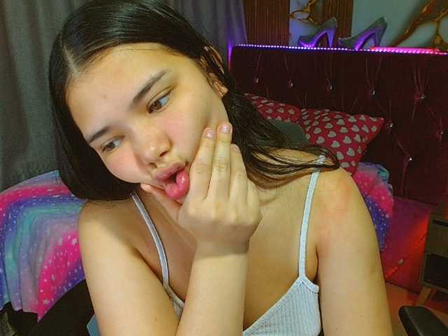 lizziesweets live cam on BongaCams