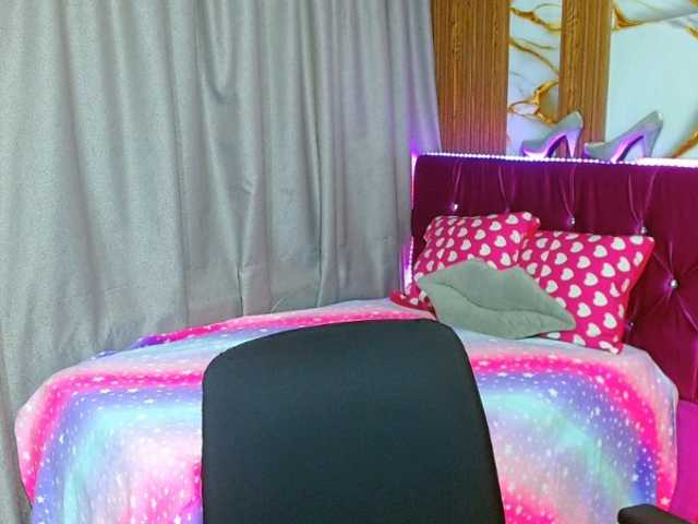 lizziesweets live cam on BongaCams