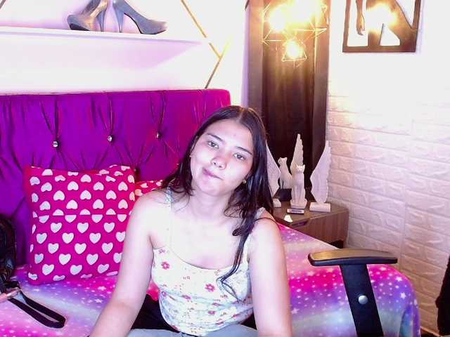 lizziesweets live cam on BongaCams