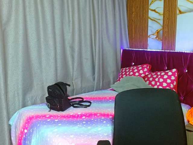 lizziesweets live cam on BongaCams