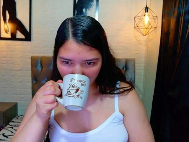 lizziesweets live cam on BongaCams