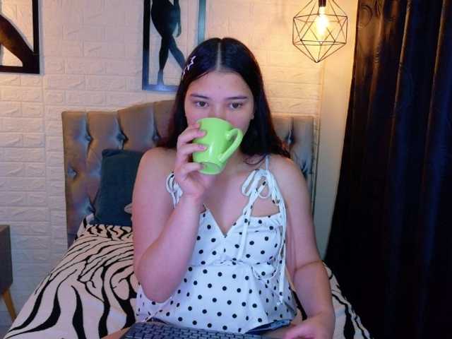 lizziesweets live cam on BongaCams