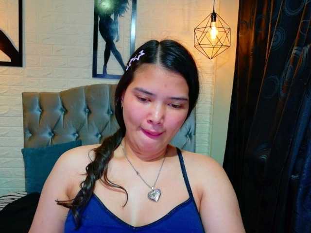 lizziesweets live cam on BongaCams