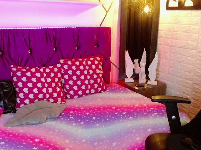 lizziesweets live cam on BongaCams