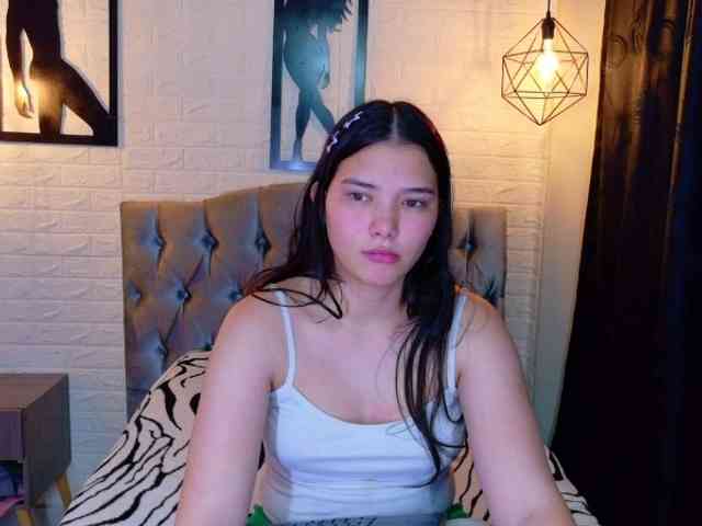 Model: lizziesweets