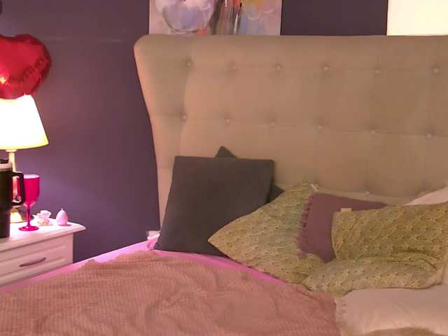 SeniGrandee's BongaCams show and profile