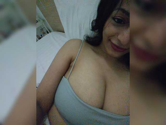 Clairemontrose live cam on BongaCams