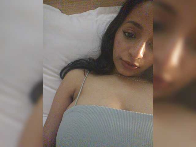 Clairemontrose live cam on BongaCams