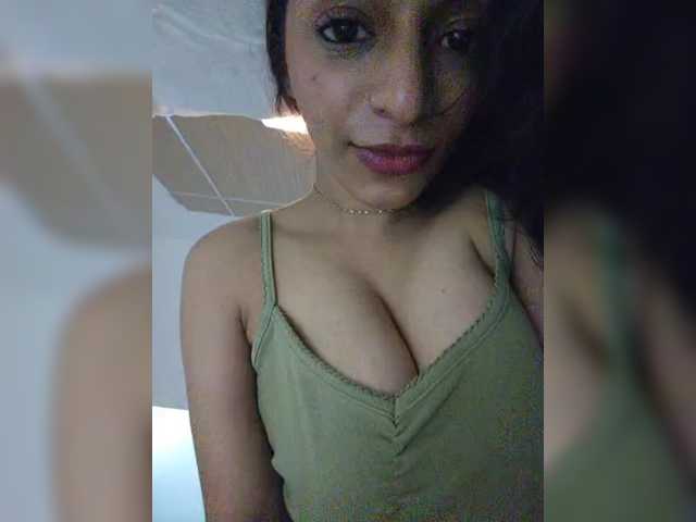 Clairemontrose live cam on BongaCams