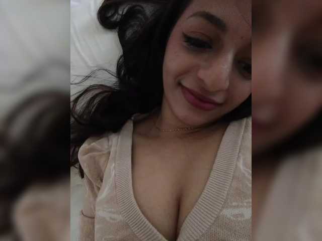 Clairemontrose live cam on BongaCams