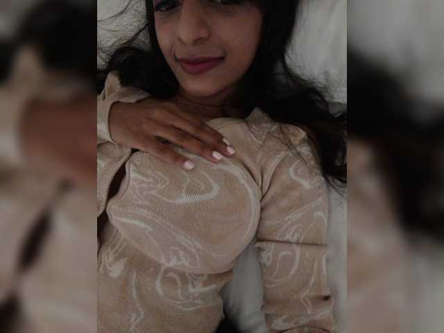 Clairemontrose live cam on BongaCams