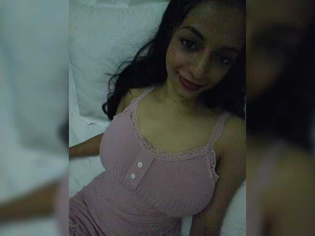 Clairemontrose live cam on BongaCams