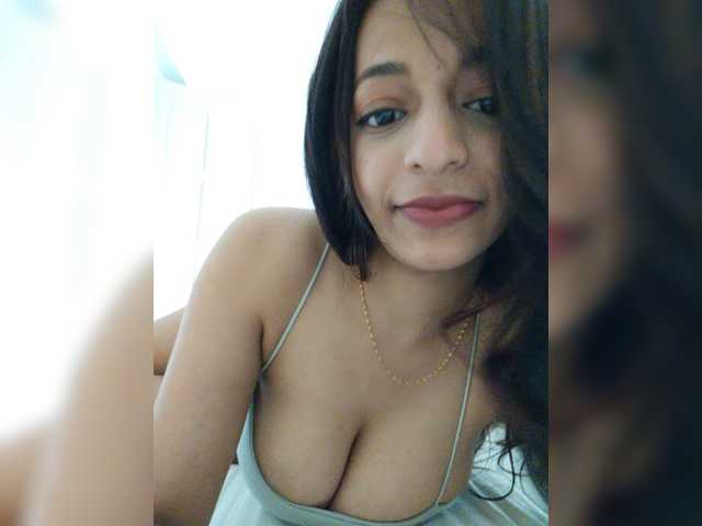 Clairemontrose live cam on BongaCams