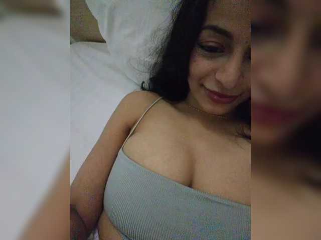 Clairemontrose live cam on BongaCams