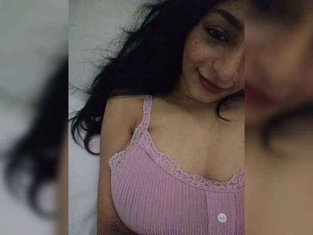 Clairemontrose live cam on BongaCams