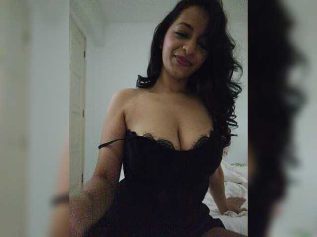Clairemontrose live cam on BongaCams