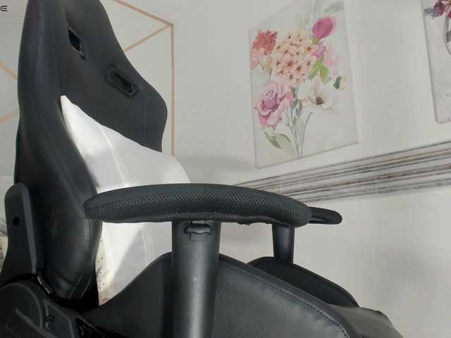 Isabella-Haddad live webcam show