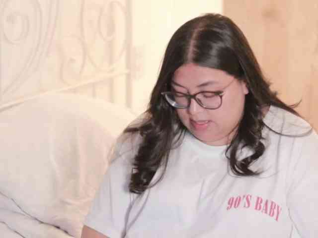 Aly- webcam