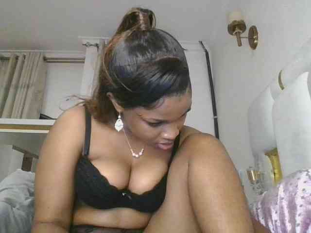 happyqueen002 webcam