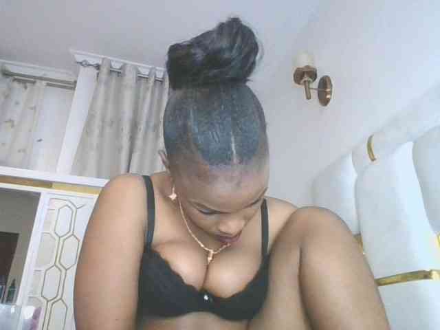 happyqueen002 webcam