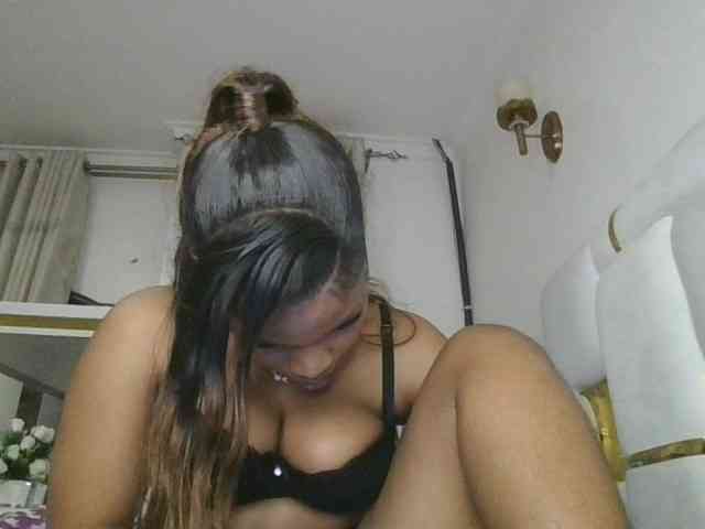 happyqueen002 webcam