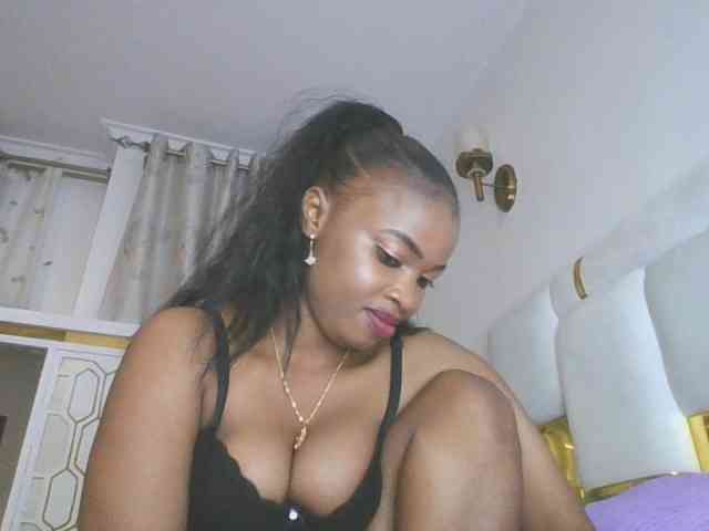 happyqueen002 webcam