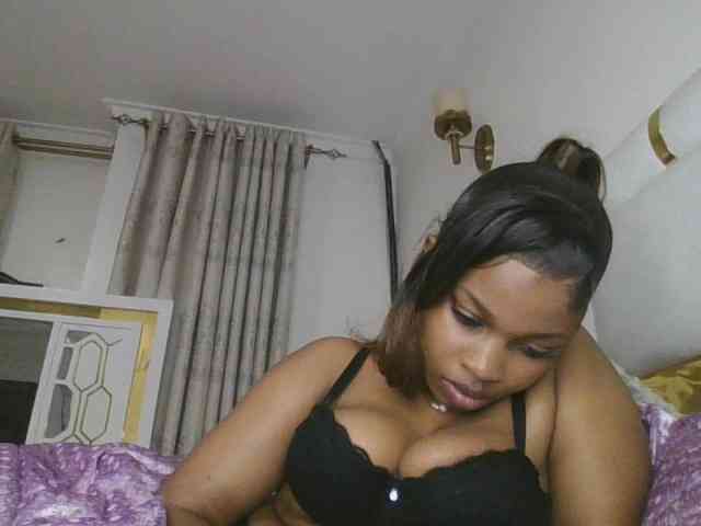 happyqueen002 webcam