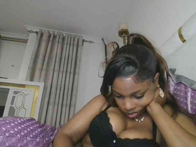 happyqueen002 webcam