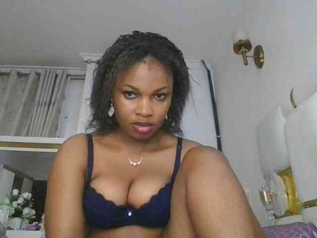 happyqueen002 webcam