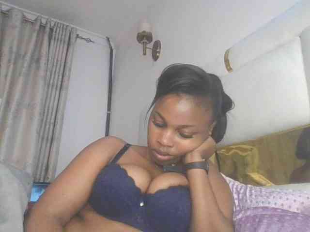 happyqueen002 webcam