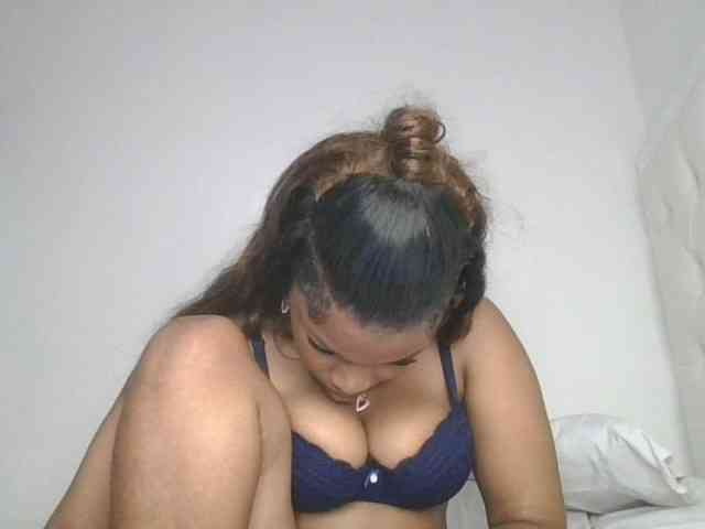 happyqueen002 webcam