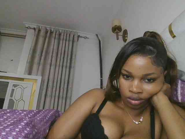 happyqueen002 webcam
