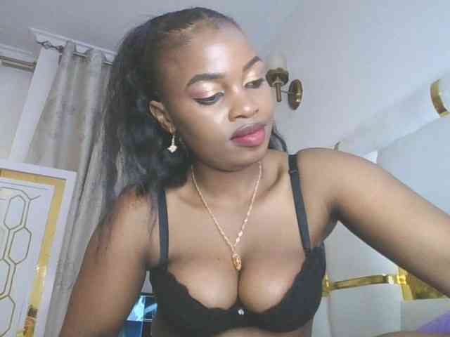 happyqueen002 webcam