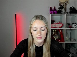 EvelynBlond26 Porn Show