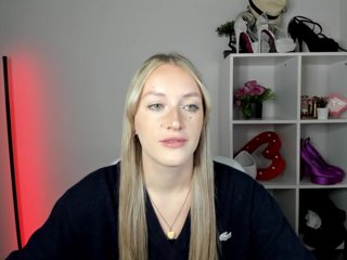 EvelynBlond26