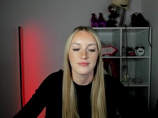EvelynBlond26