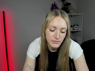 EvelynBlond26