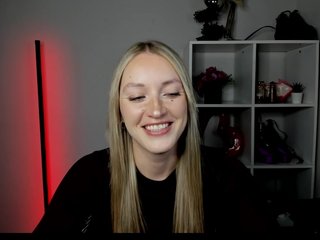 EvelynBlond26