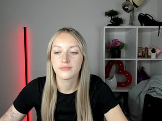 EvelynBlond26