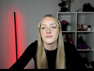 EvelynBlond26 Porn Show