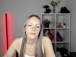 EvelynBlond26