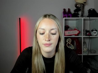 EvelynBlond26