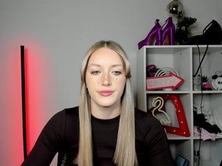 EvelynBlond26