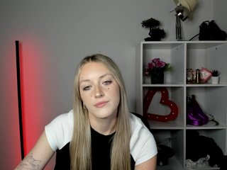EvelynBlond26
